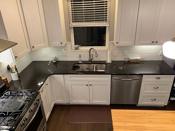 3rd image of 14856 Saddlebrook Ct