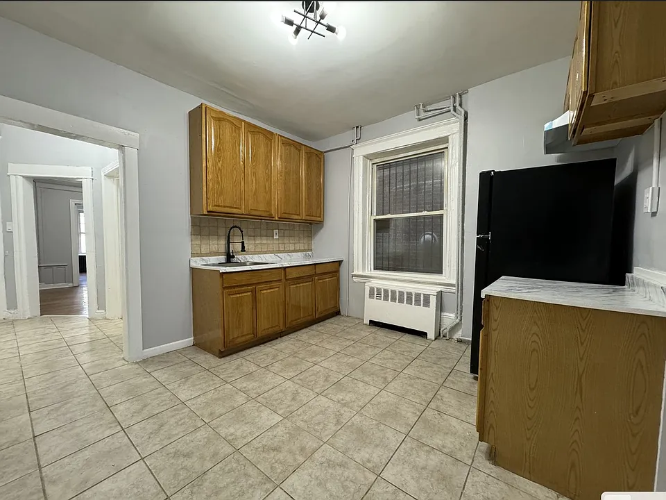 204 Bidwell Ave #2