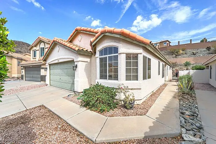3 bed, 2.0 bath, 1500 sqft, $2,375 — Photo 4