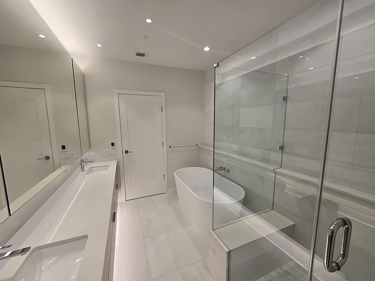 128 W 15th St #2202 — Photo 38