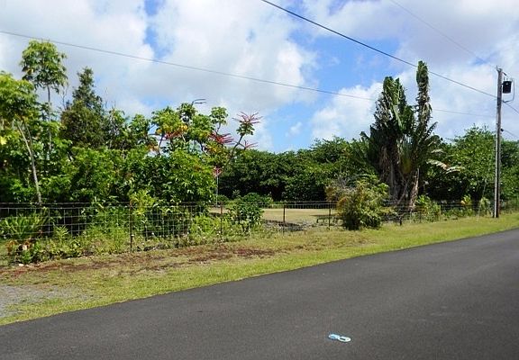 Exterior Neighborhood (street photo)