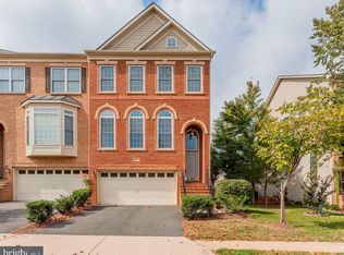 25886 Commons Sq, Chantilly, VA 20152