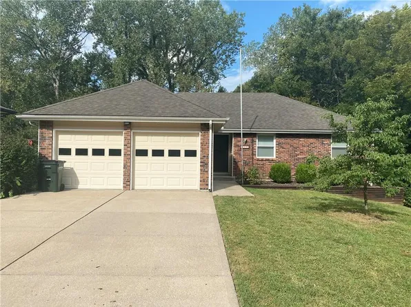 3118 Iowa St, Leavenworth, KS 66048