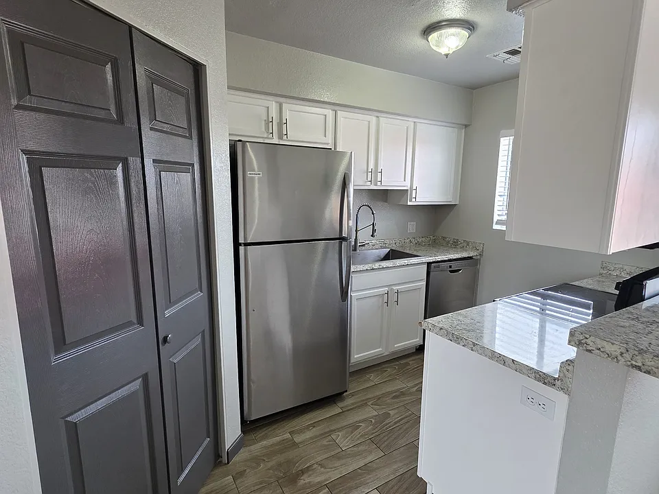 1462 E 28th Ave #2