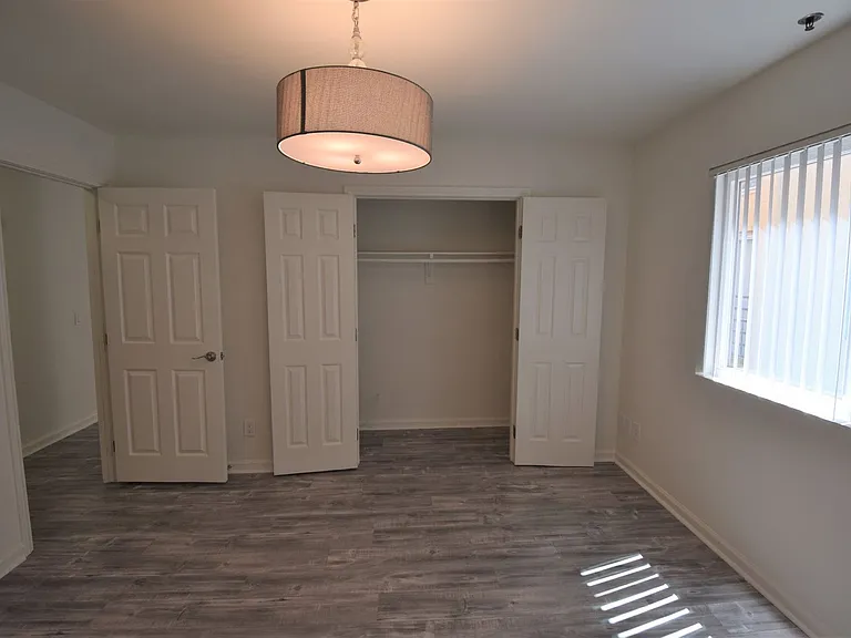 11035 Otsego St — Photo 13