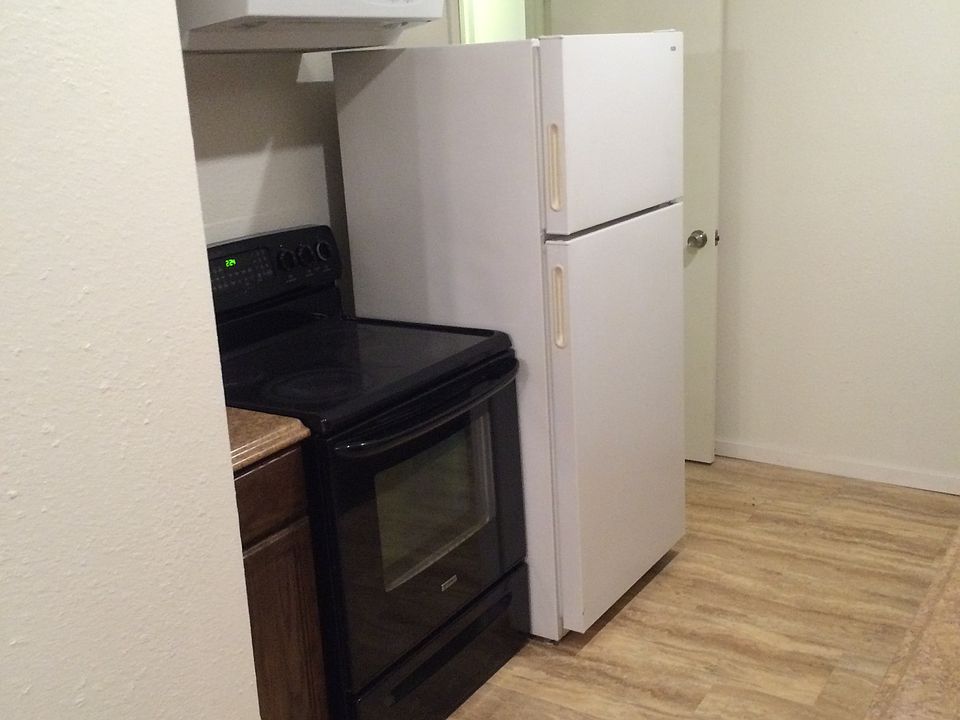 2nd image of 900 Cordone Ave