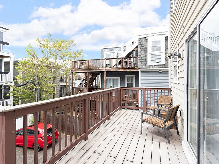 119 W 3rd St #B — Photo 20