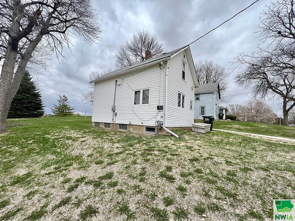 401 Elm St, Moville, IA 51039 MLS 820629 Zillow