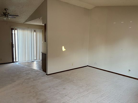 4th image of 1206 E Selma Ave #1216-1