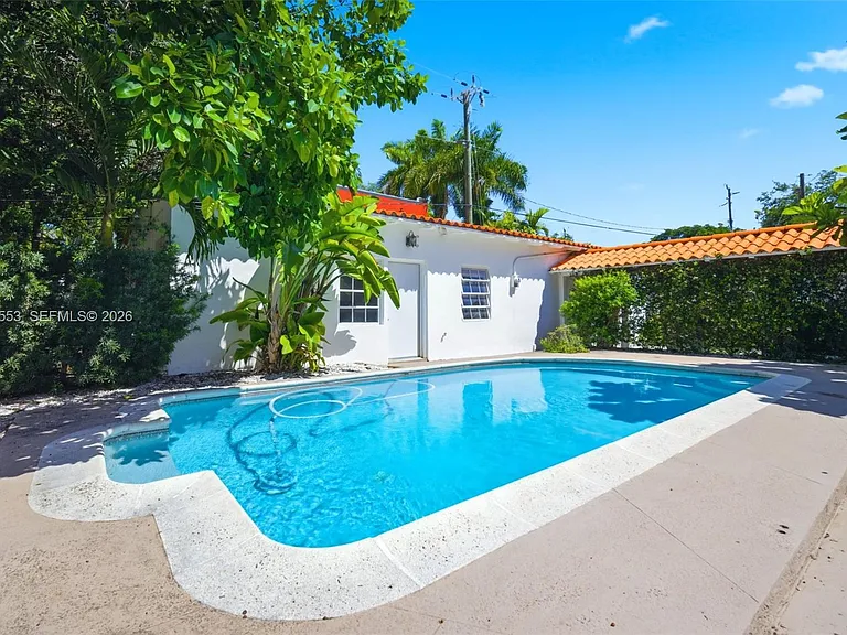 2300 S Miami Ave — Photo 35