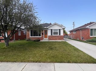 16152 Regina Ave, Allen Park, MI 48101