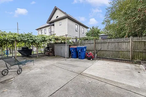 3 bed, 1185 sqft, $1,950 — Photo 3