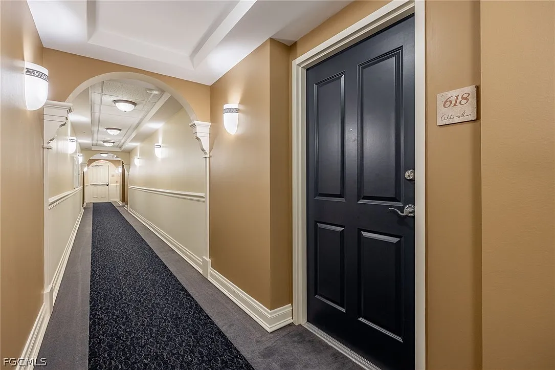 2 bed, 2.5 bath, 1003 sqft, $2,050 — Photo 3