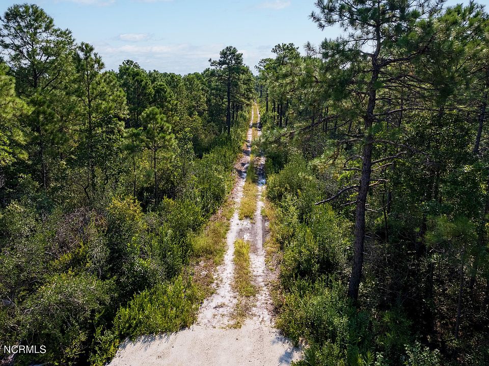 2nd image of 226 Plantation Road W