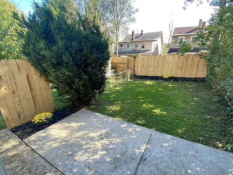 19 Walnut St — Photo 13