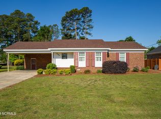 605 Allen St, Clinton, NC 28328
