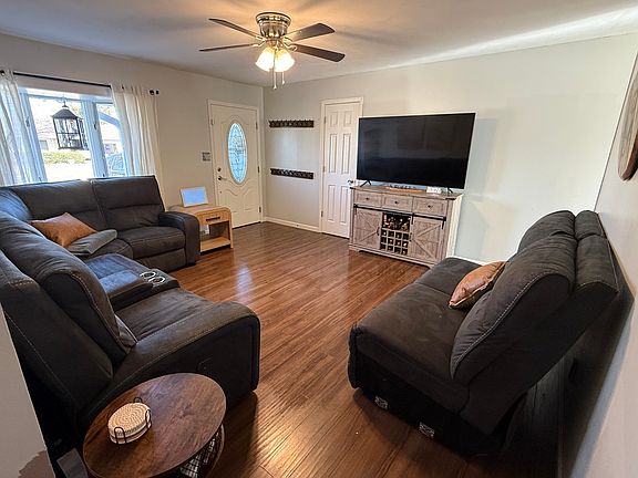 4th image of 2120 Highland Dr