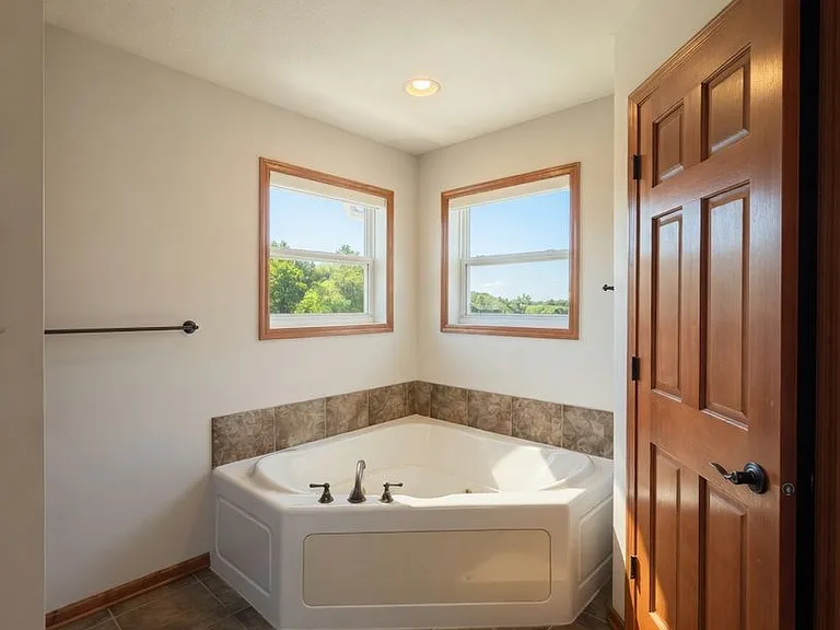1443 Bethesda Cir — Photo 39