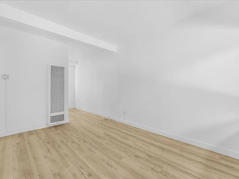 12250 Grevillea Ave #B — Photo 2