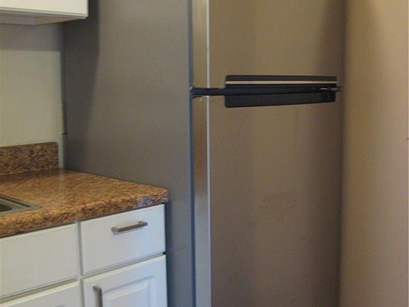 4th image of 126 Biruta St APT B28