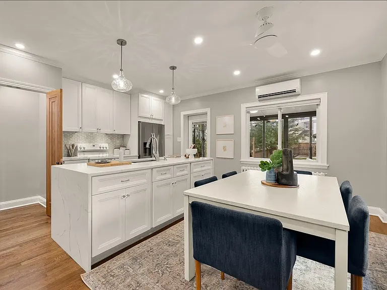 907 Varnum St NE — Photo 10