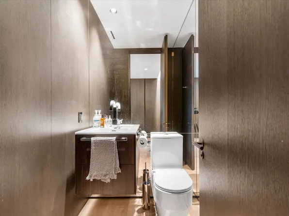 460 West 42nd Street image 17 of 30