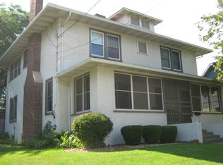 808 N 9th St, Manitowoc, WI 54220