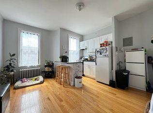 30-18 43rd St #12A, Astoria, NY 11103