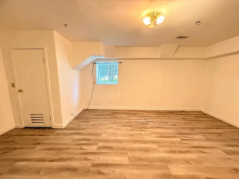 8027 Ney Ave — Photo 26