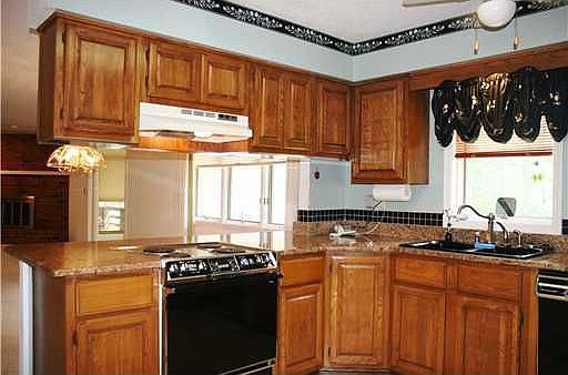5th image of 16 Kenton Ln