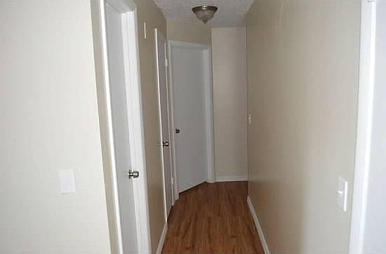 4th image of 712 E Voorhis Ave