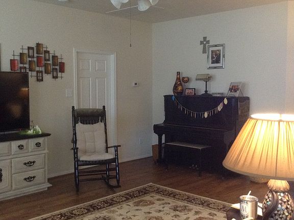 FR Has Nice Wood Laminate