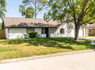 116 Winding Rd, Friendswood, TX 77546