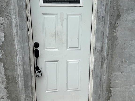 3rd image of 1424 N Sky Soldier Rd
