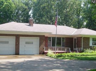 3910 E Lake Rd, Sheffield Lake, OH 44054