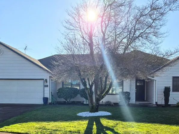 489 NE 16th Ave, Canby, OR 97013
