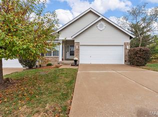 101 Robbins Way Dr, Florissant, MO 63034