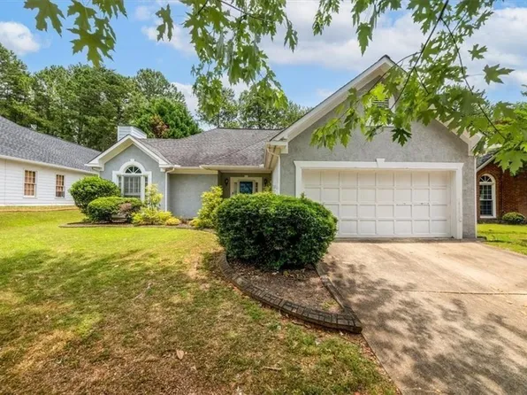 190 Glen Holly Dr, Roswell, GA 30076