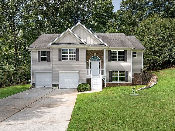 2nd image of 2325 Robin Dr