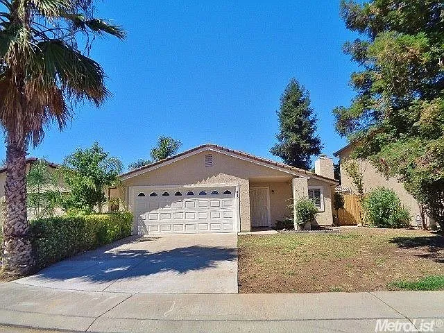 825 Canelli Cir photo 1