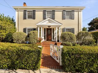 22 E Islay St, Santa Barbara, CA 93101