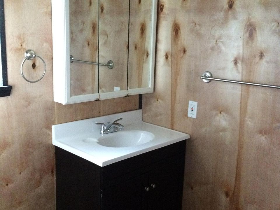 1st image of 184 Pecan St