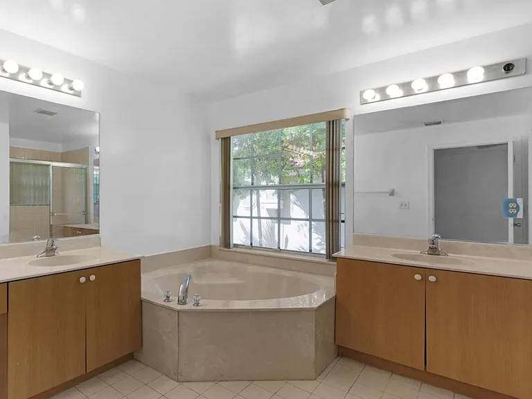 12471 SW 42nd St — Photo 9