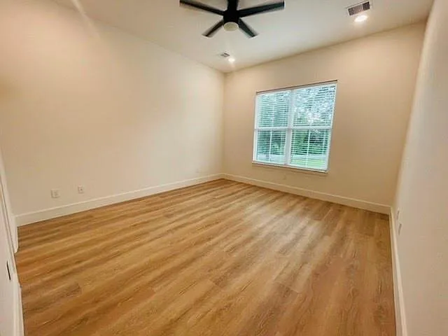 5312 Denmark St — Photo 12