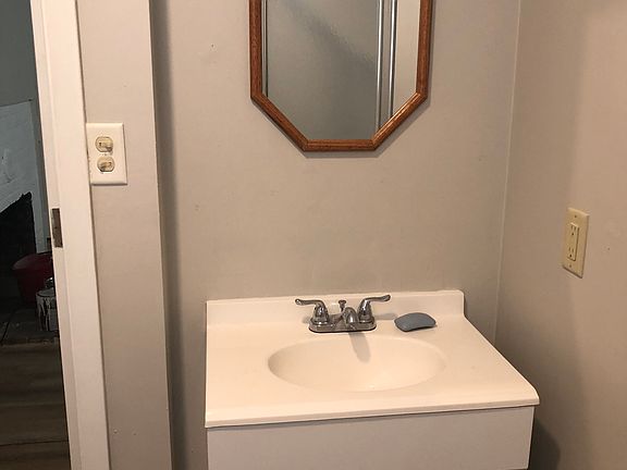 5th image of 114 N Saint Clair Abrams Ave #114