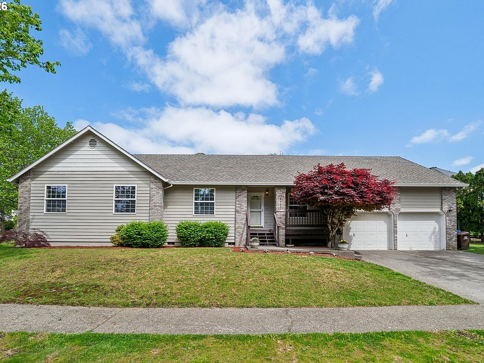 1st image of 4905 SE Woodland Dr