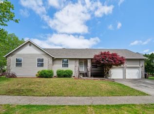 4905 SE Woodland Dr, Gresham, OR 97080