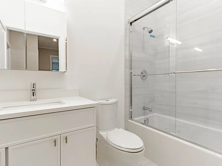 157 Everett St #4 — Photo 7