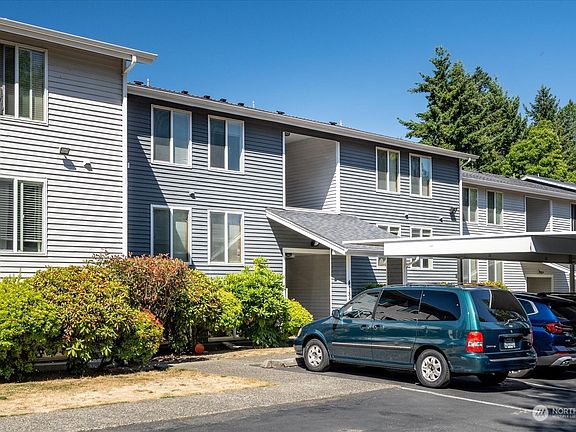 2nd image of 4185 W Lake Sammamish Parkway SE #B206