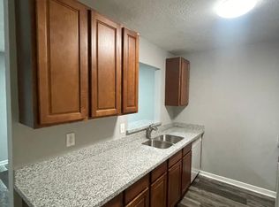 1917A Pine Tree Dr, Bryan, TX 77802